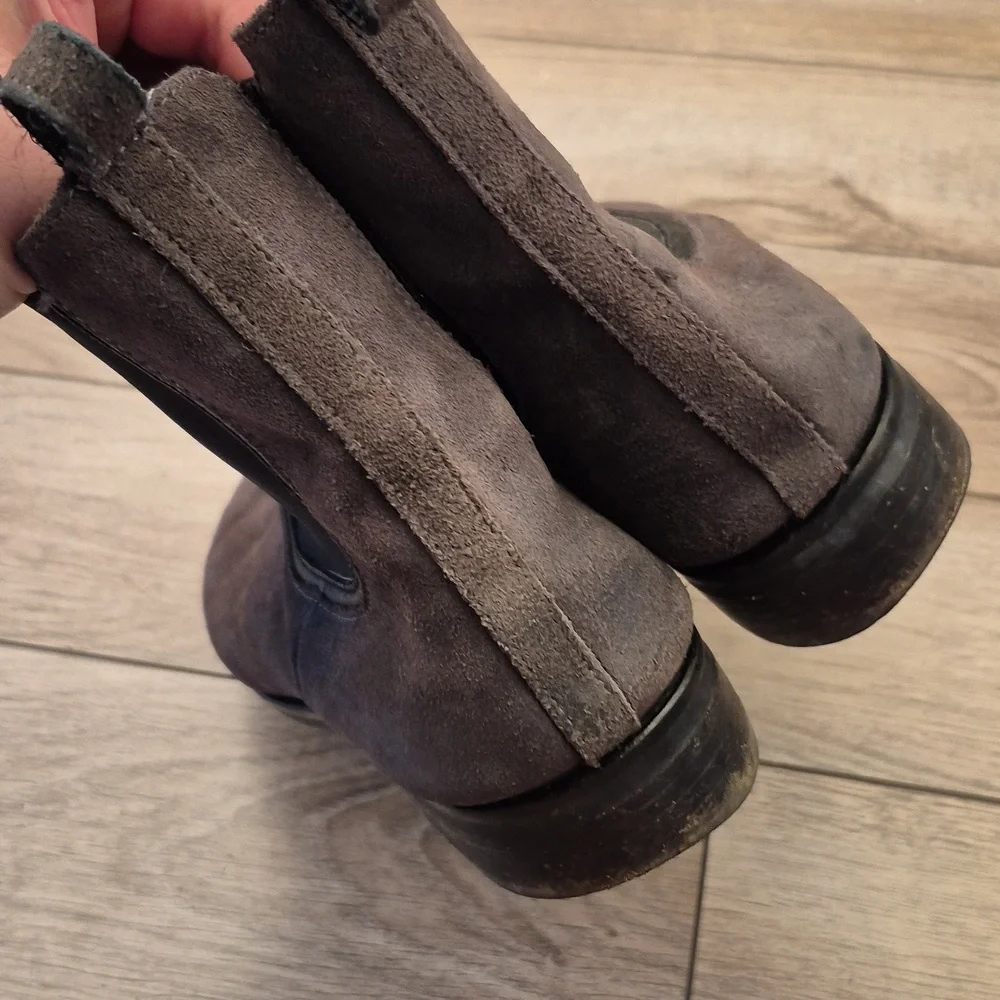 THURSDAY BOOT CO‎ Grey Distressed Leather Sz 9.5 Mens Chelsea Slip On Boots